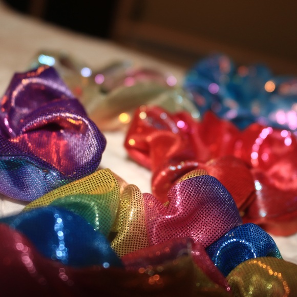 ❌SOLD❌ Pack of 5 New Sparkle SCRUNCHIES ✨ - Picture 3 of 7